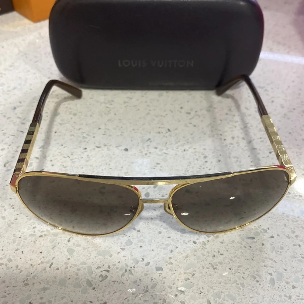 Louis Vuitton Aviator sunglasses - Picture 5 of 16